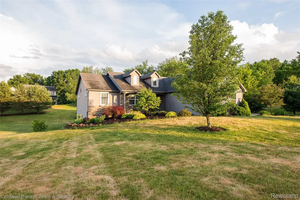 3505 Prescott Drive Howell City MI 48843