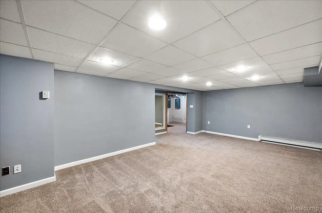 4403 Amherst Road Royal Oak City MI 48073