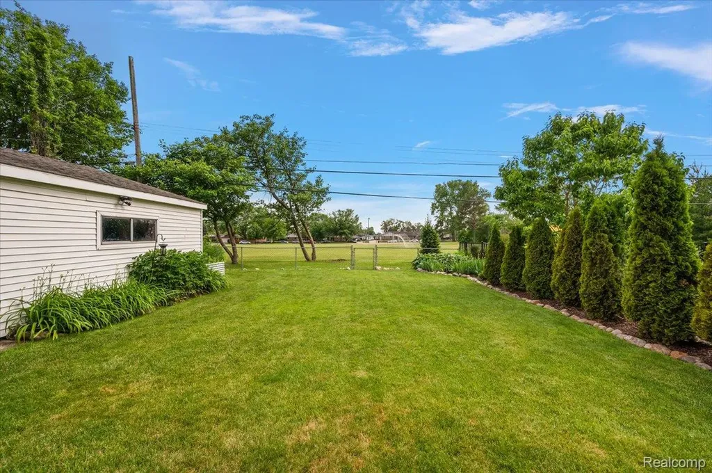4403 Amherst Road Royal Oak City MI 48073