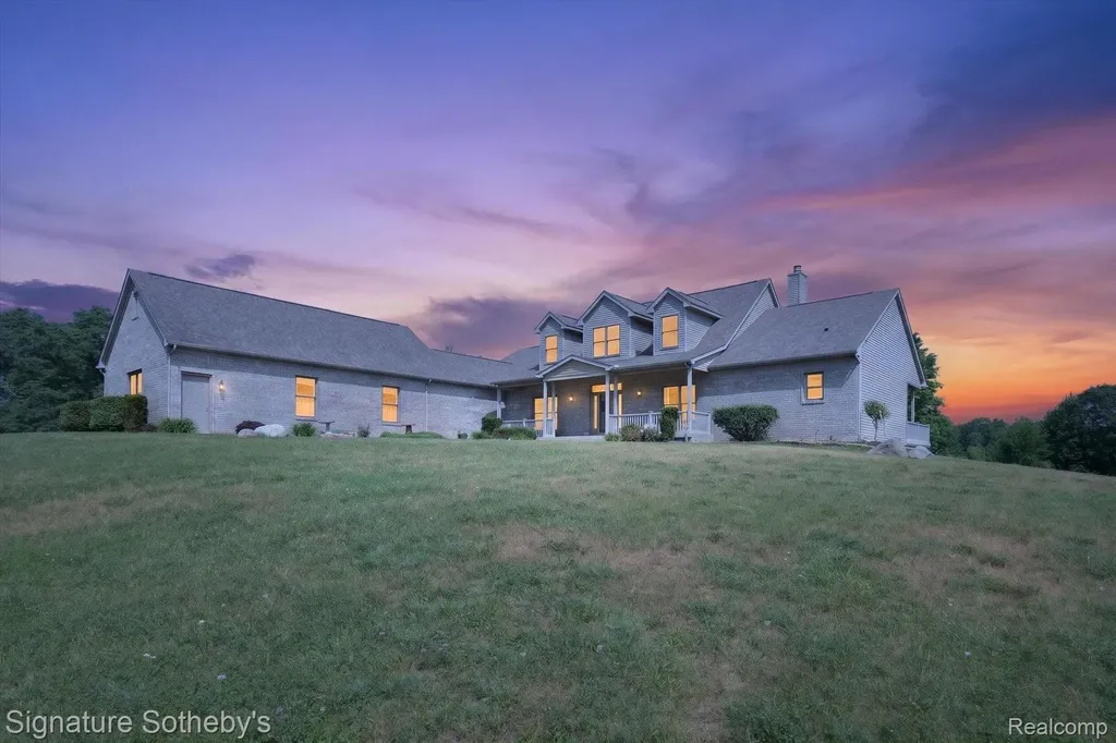 12700 Shaffer Road Springfield Charter Township MI 48350