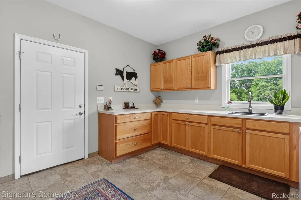 12700 Shaffer Road Springfield Charter Township MI 48350
