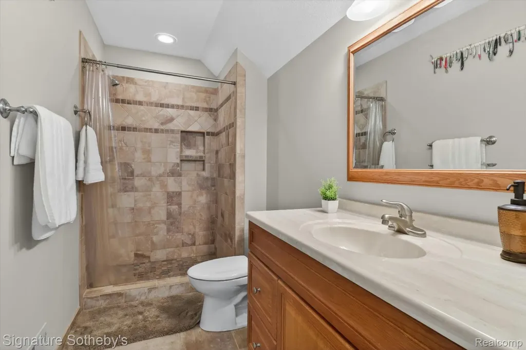 12700 Shaffer Road Springfield Charter Township MI 48350
