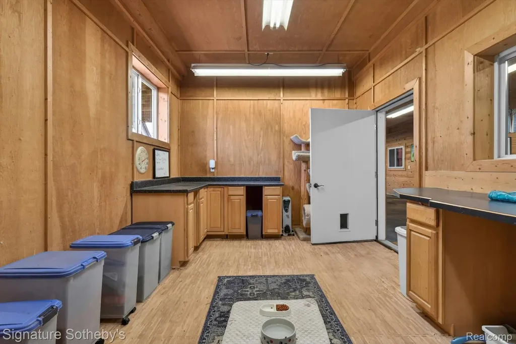 12700 Shaffer Road Springfield Charter Township MI 48350
