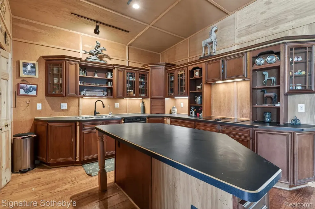 12700 Shaffer Road Springfield Charter Township MI 48350