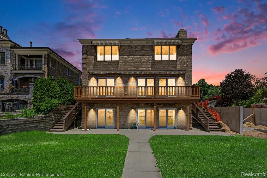 7351 Locklin West Bloomfield Charter Township MI 48324