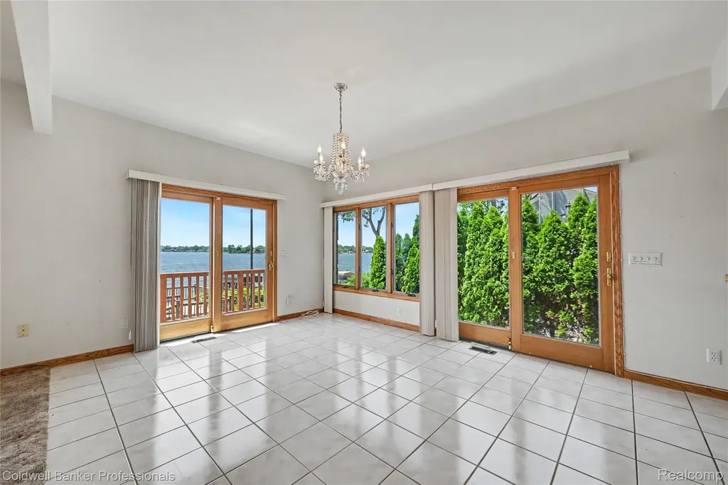 7351 Locklin West Bloomfield Charter Township MI 48324