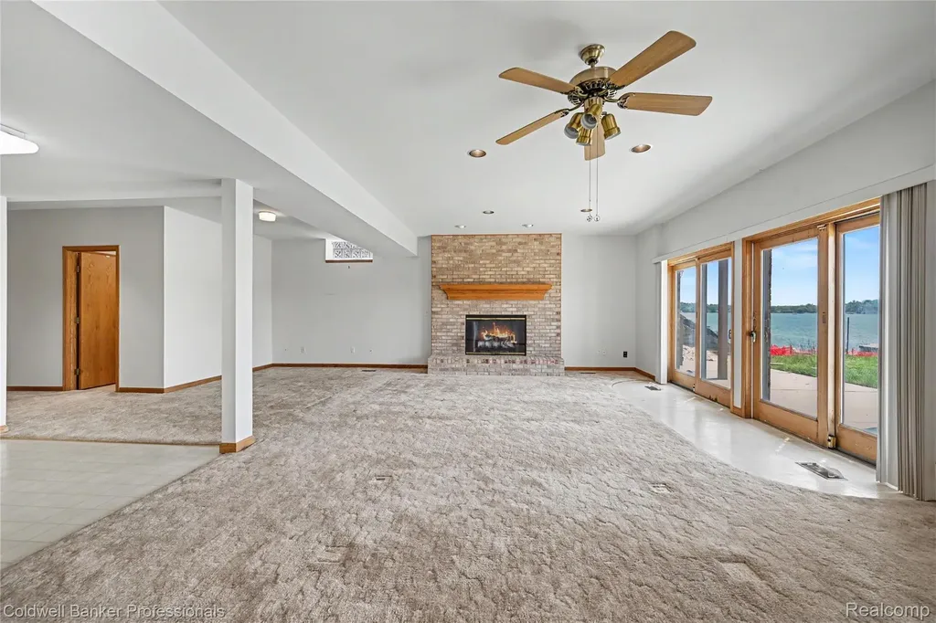 7351 Locklin West Bloomfield Charter Township MI 48324