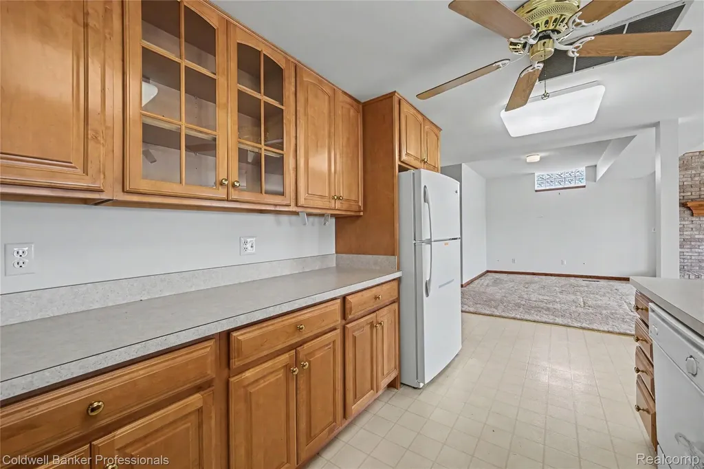 7351 Locklin West Bloomfield Charter Township MI 48324