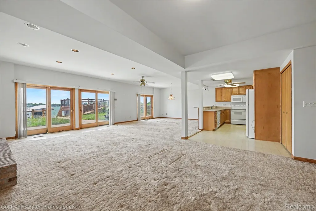 7351 Locklin West Bloomfield Charter Township MI 48324