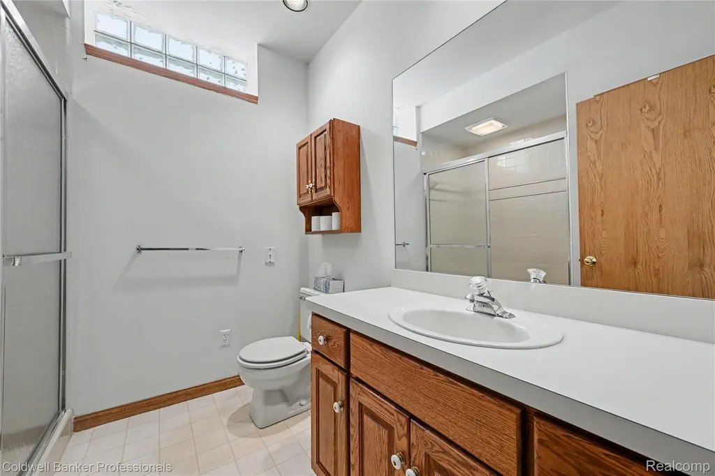 7351 Locklin West Bloomfield Charter Township MI 48324