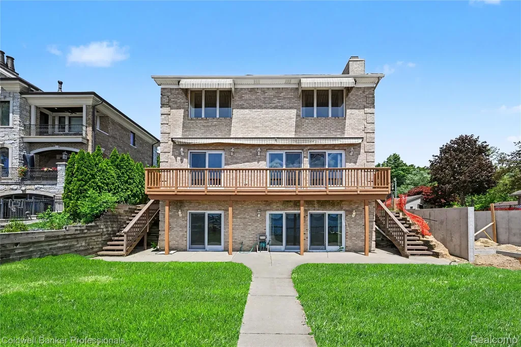 7351 Locklin West Bloomfield Charter Township MI 48324