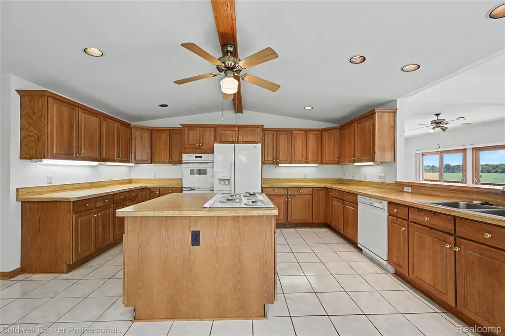 7351 Locklin West Bloomfield Charter Township MI 48324