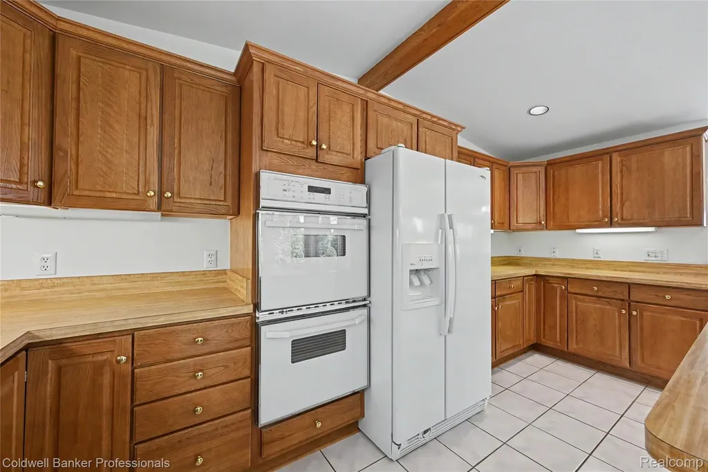 7351 Locklin West Bloomfield Charter Township MI 48324