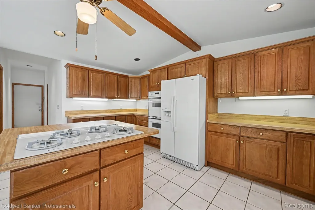 7351 Locklin West Bloomfield Charter Township MI 48324