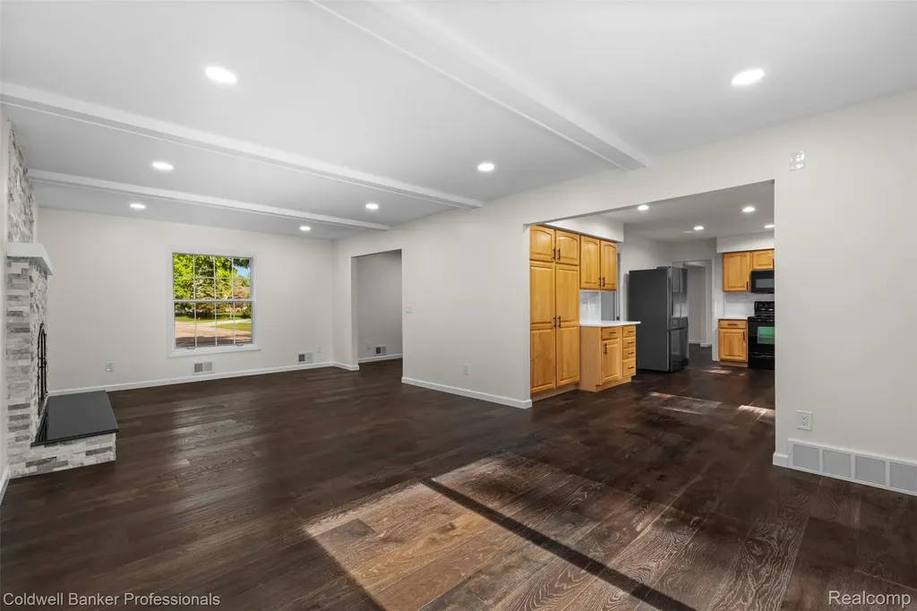 5890 Pinecroft Drive West Bloomfield Charter Township MI 48322