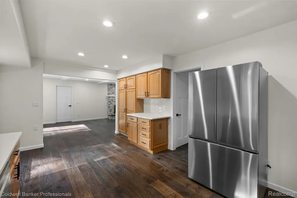 5890 Pinecroft Drive West Bloomfield Charter Township MI 48322