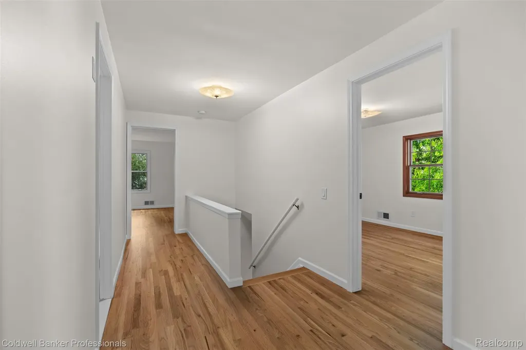 5890 Pinecroft Drive West Bloomfield Charter Township MI 48322