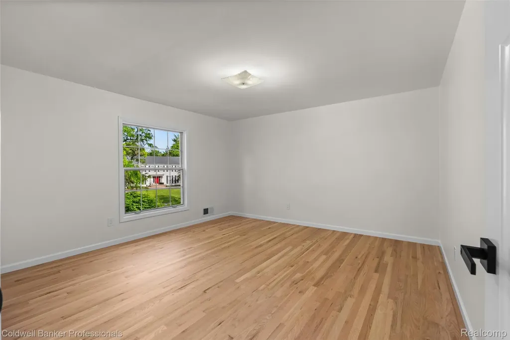 5890 Pinecroft Drive West Bloomfield Charter Township MI 48322