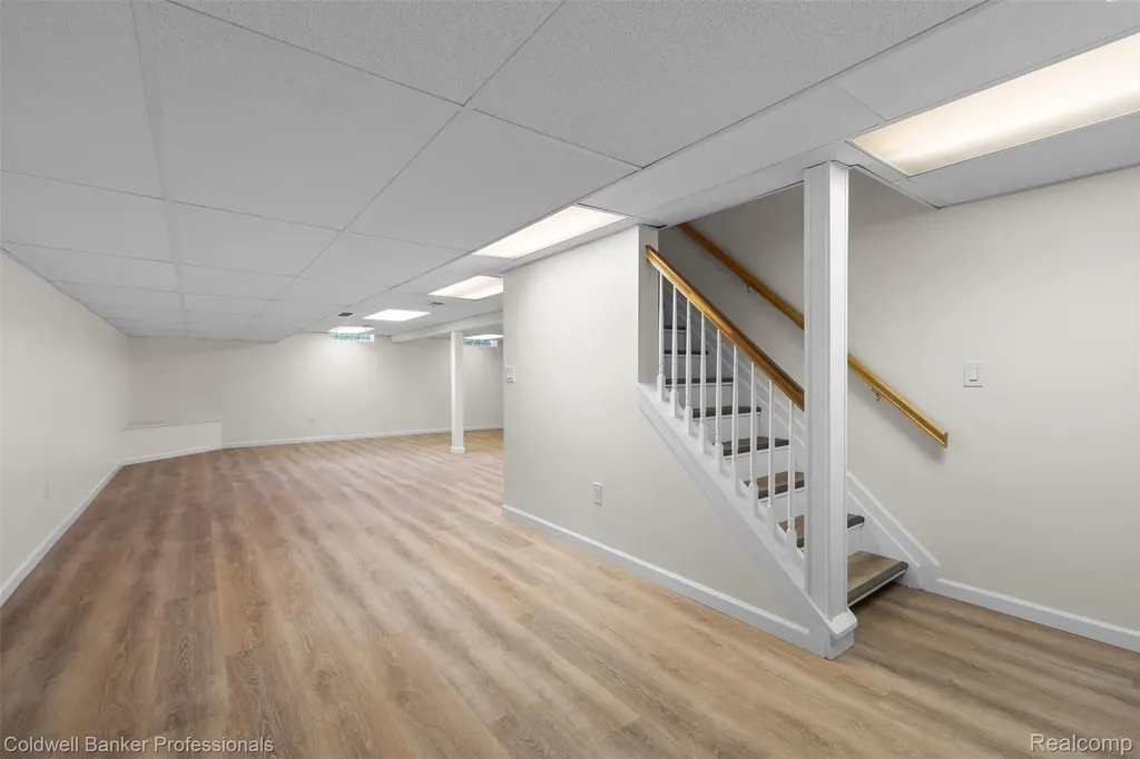 5890 Pinecroft Drive West Bloomfield Charter Township MI 48322
