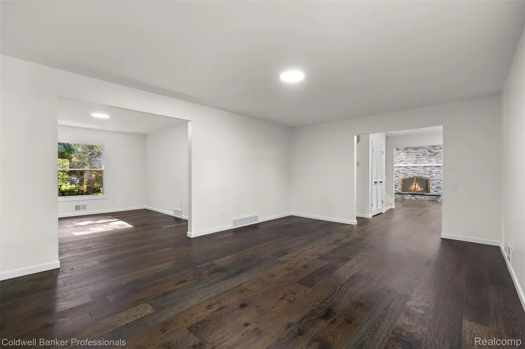 5890 Pinecroft Drive West Bloomfield Charter Township MI 48322
