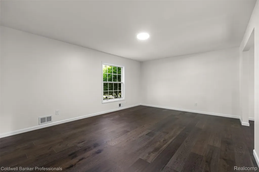 5890 Pinecroft Drive West Bloomfield Charter Township MI 48322