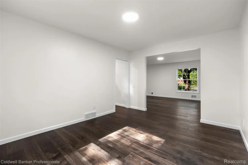 5890 Pinecroft Drive West Bloomfield Charter Township MI 48322