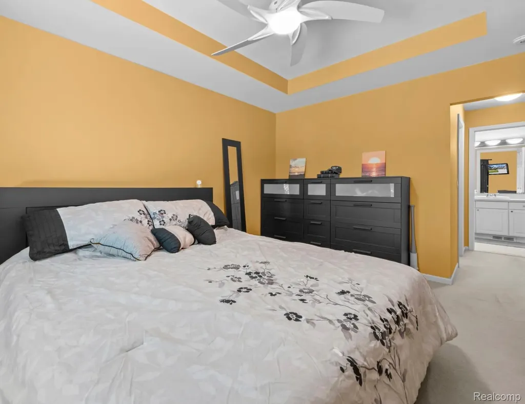 15437 Pebble Pointe Drive Clinton Charter Township MI 48038