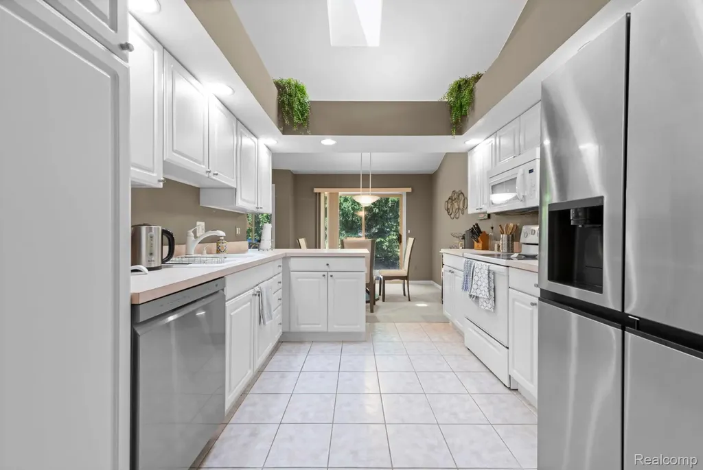 15437 Pebble Pointe Drive Clinton Charter Township MI 48038