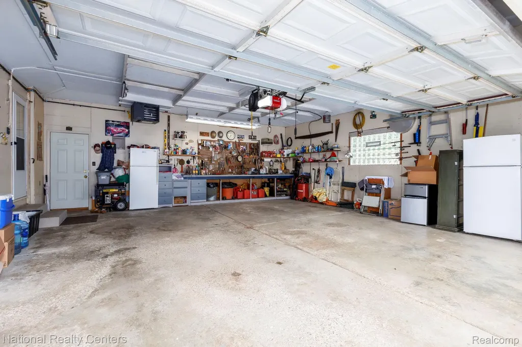 9150 Maplewood Drive White Lake Charter Township MI 48386