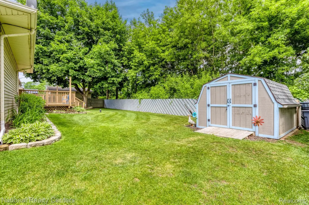 9150 Maplewood Drive White Lake Charter Township MI 48386