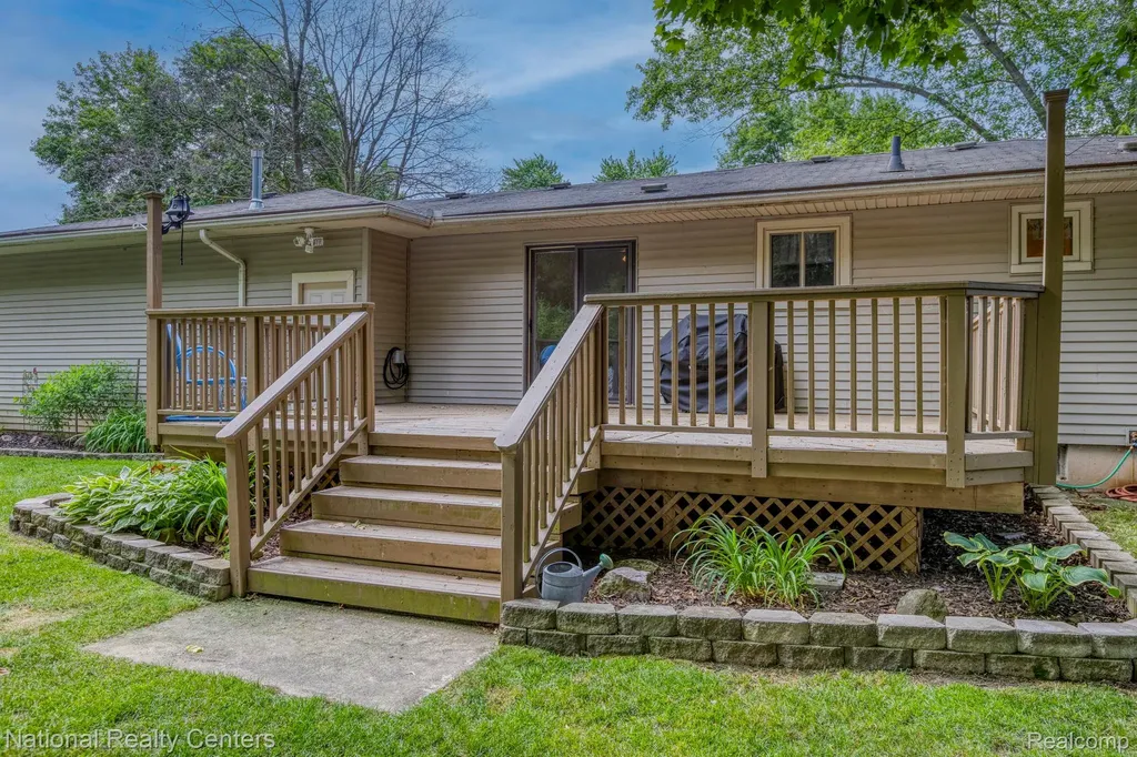 9150 Maplewood Drive White Lake Charter Township MI 48386