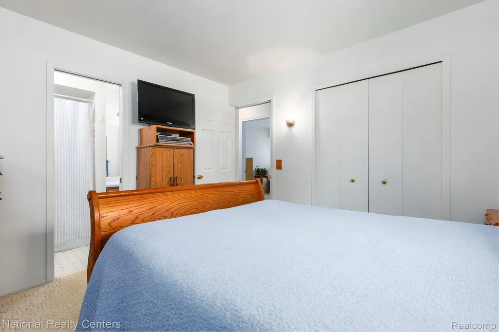 9150 Maplewood Drive White Lake Charter Township MI 48386