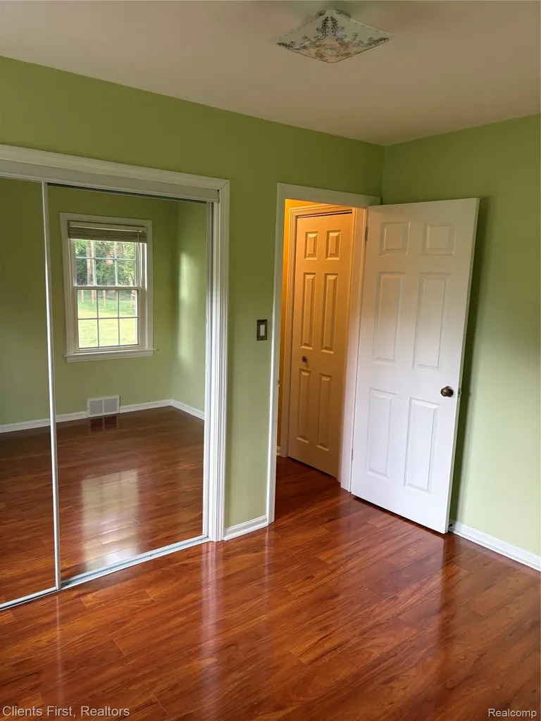 24162 Gleneyrie Drive Southfield City MI 48033