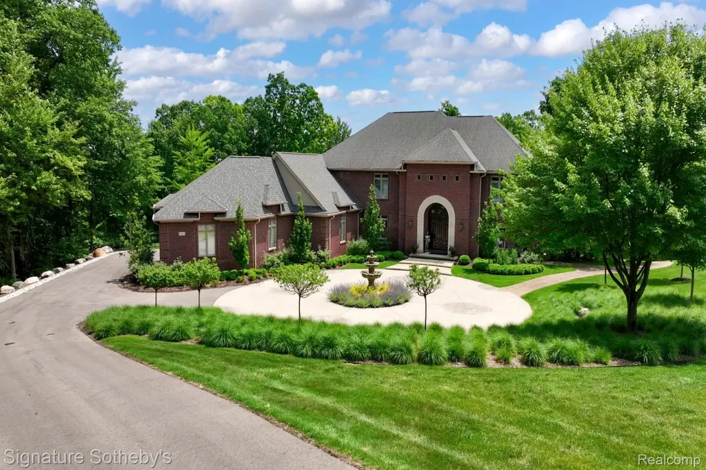 5001 Forest Valley Independence Charter Township MI 48348