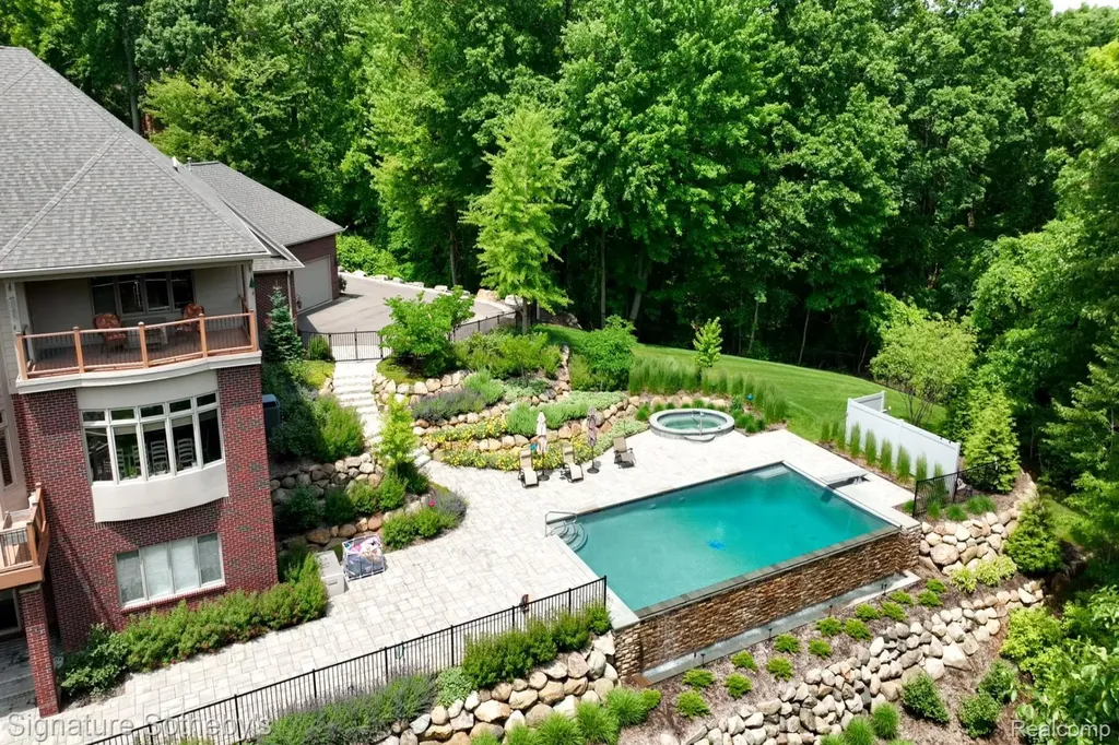 5001 Forest Valley Independence Charter Township MI 48348