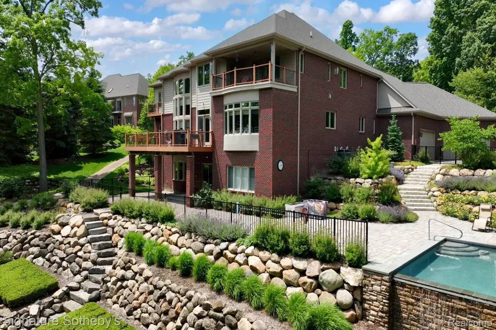 5001 Forest Valley Independence Charter Township MI 48348