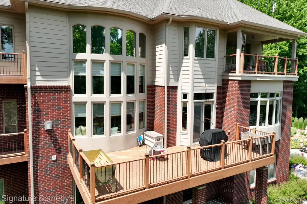 5001 Forest Valley Independence Charter Township MI 48348