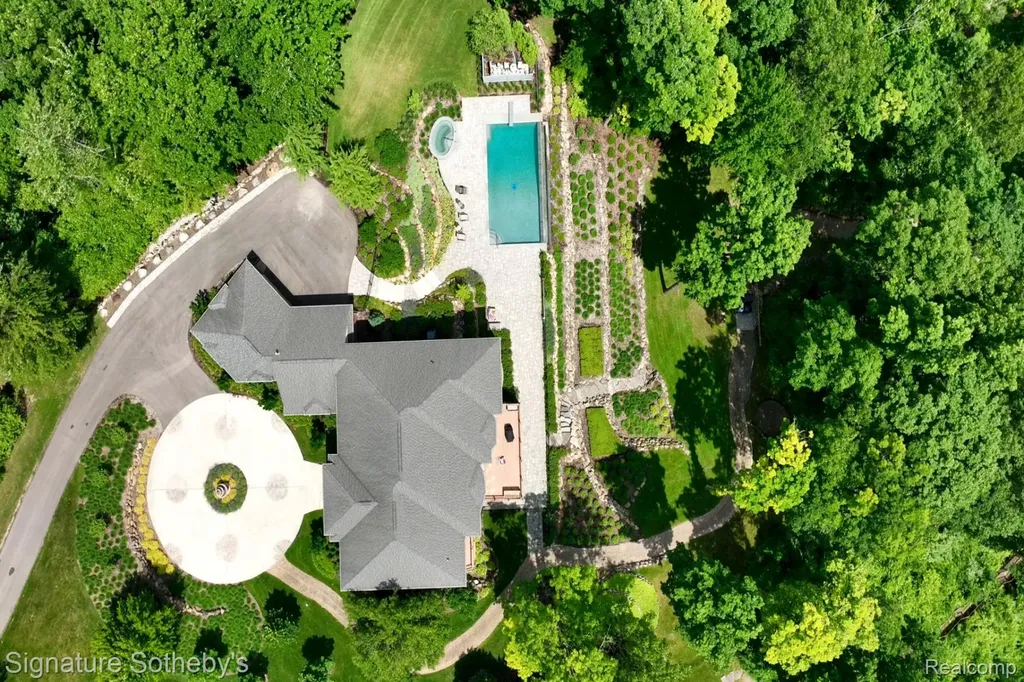 5001 Forest Valley Independence Charter Township MI 48348