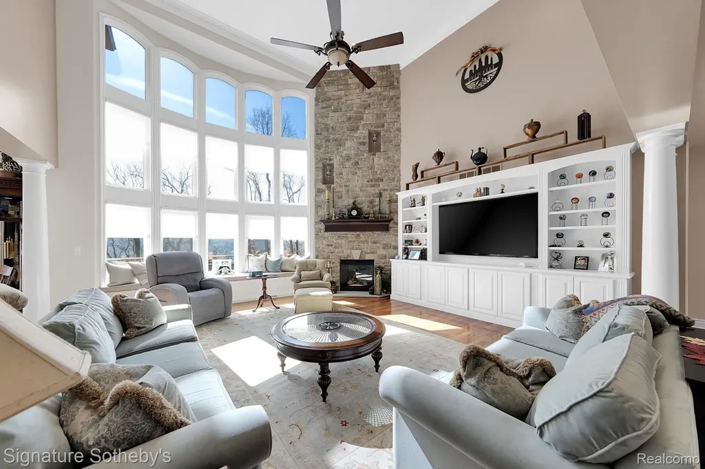 5001 Forest Valley Independence Charter Township MI 48348