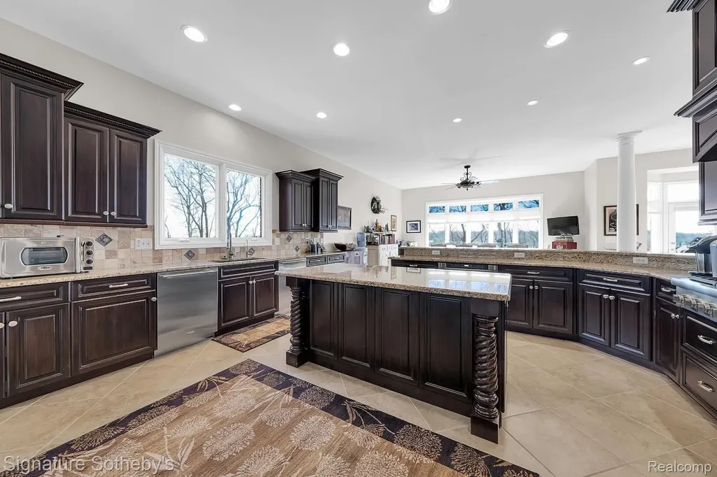 5001 Forest Valley Independence Charter Township MI 48348
