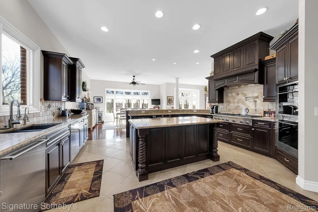 5001 Forest Valley Independence Charter Township MI 48348