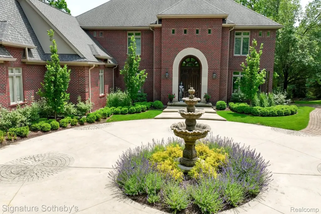 5001 Forest Valley Independence Charter Township MI 48348