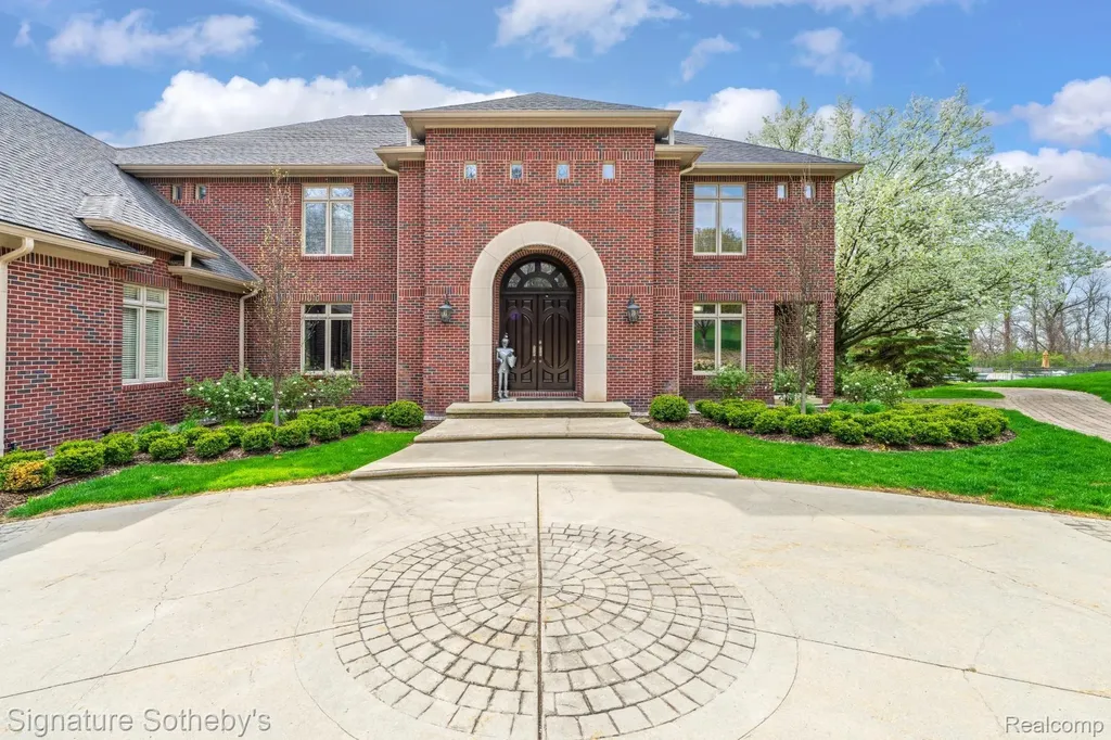 5001 Forest Valley Independence Charter Township MI 48348