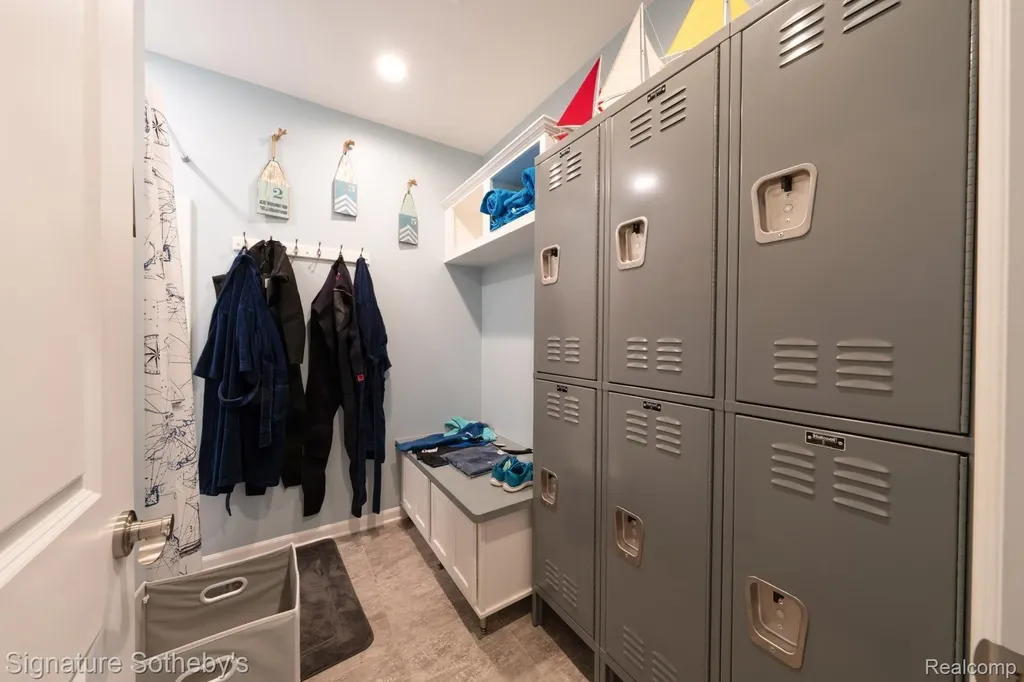 5001 Forest Valley Independence Charter Township MI 48348