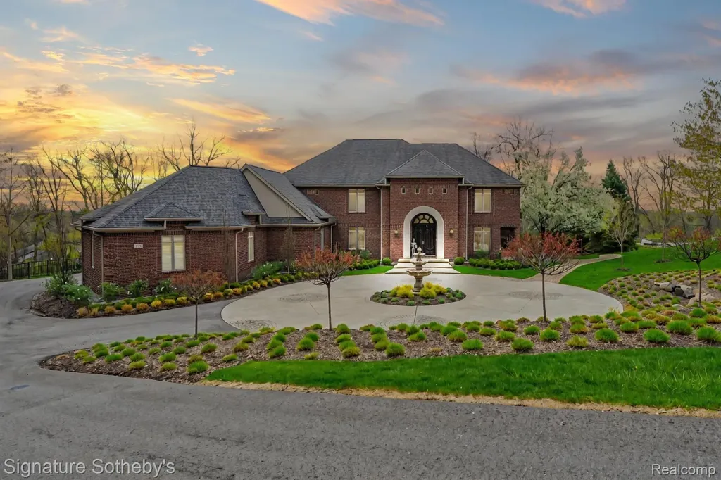 5001 Forest Valley Independence Charter Township MI 48348
