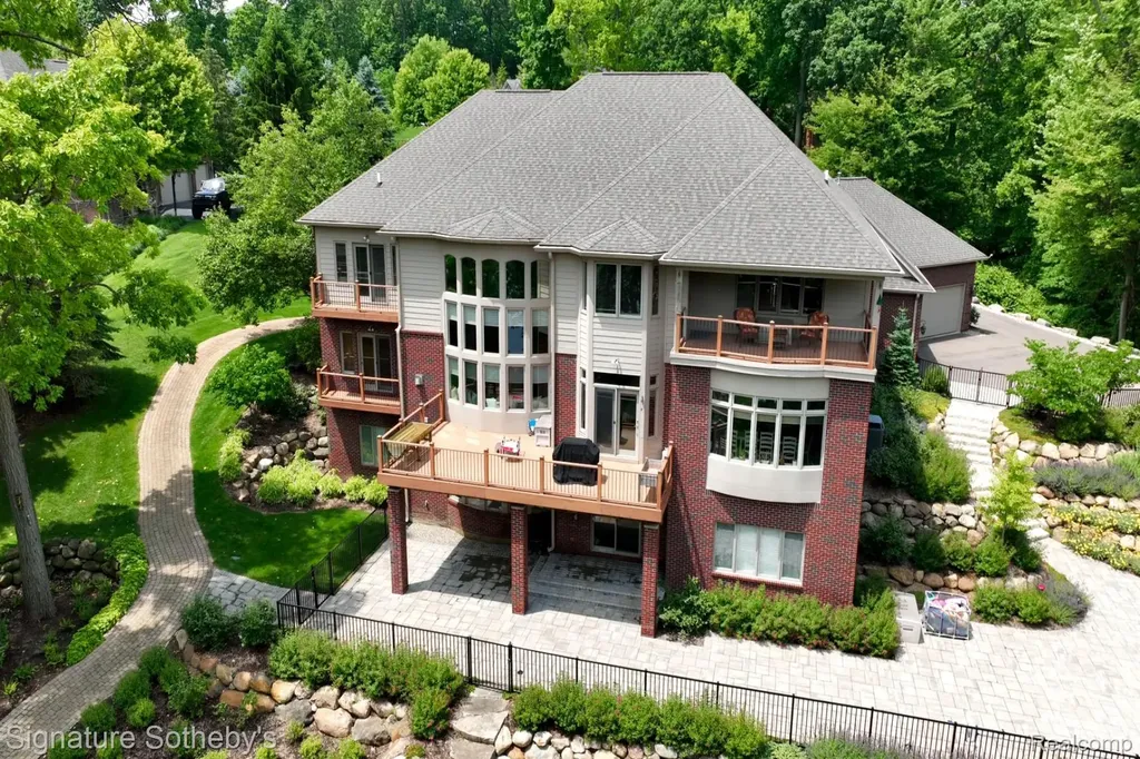5001 Forest Valley Independence Charter Township MI 48348