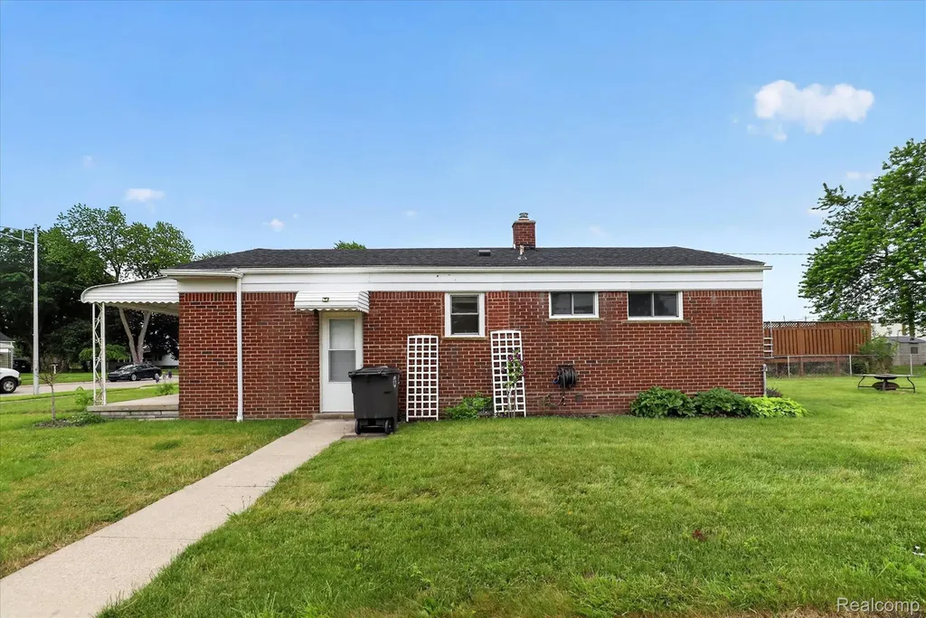 18514 Ray Street Riverview City MI 48193