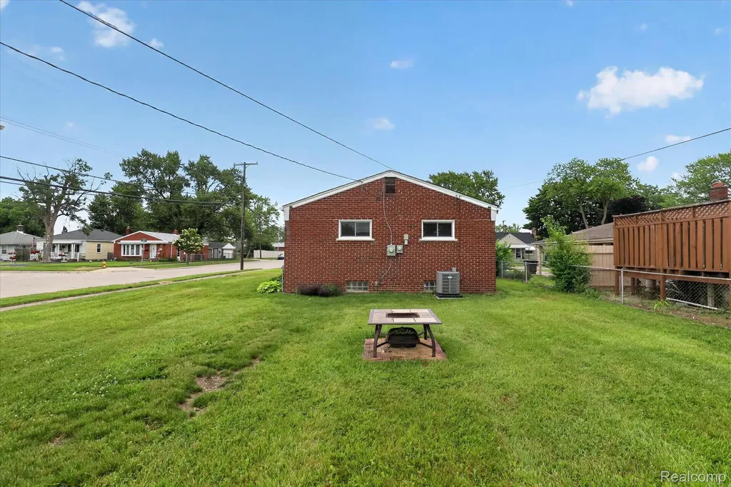18514 Ray Street Riverview City MI 48193