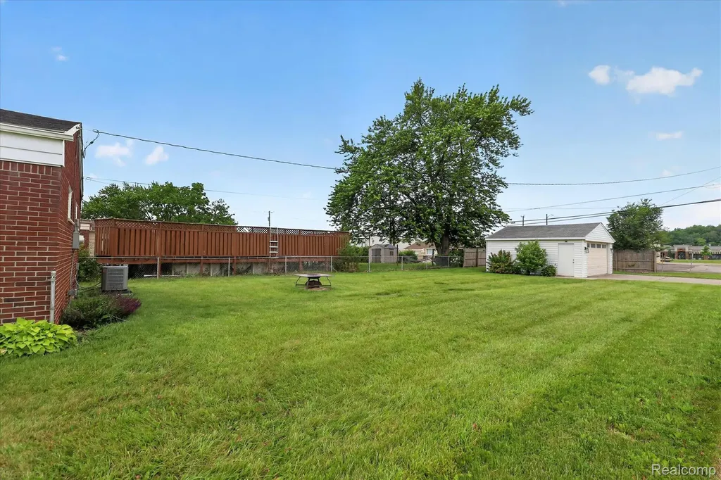 18514 Ray Street Riverview City MI 48193