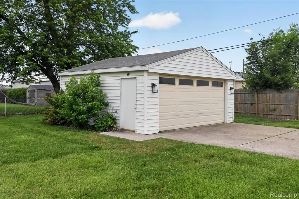 18514 Ray Street Riverview City MI 48193